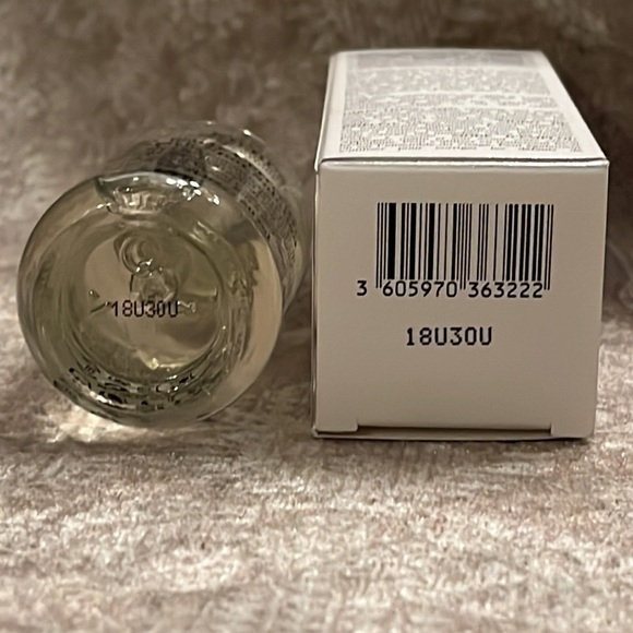 Brand New Kiehl's Clearly Corrective Dark Spot Solution Brightening Face Serum - Picture 8 of 16